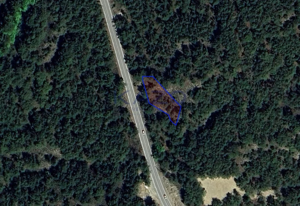 885m² Plot for Sale in Limassol District