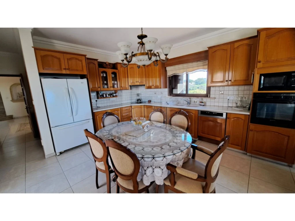 5 Bedroom House for Sale in Limassol – Agios Athanasios
