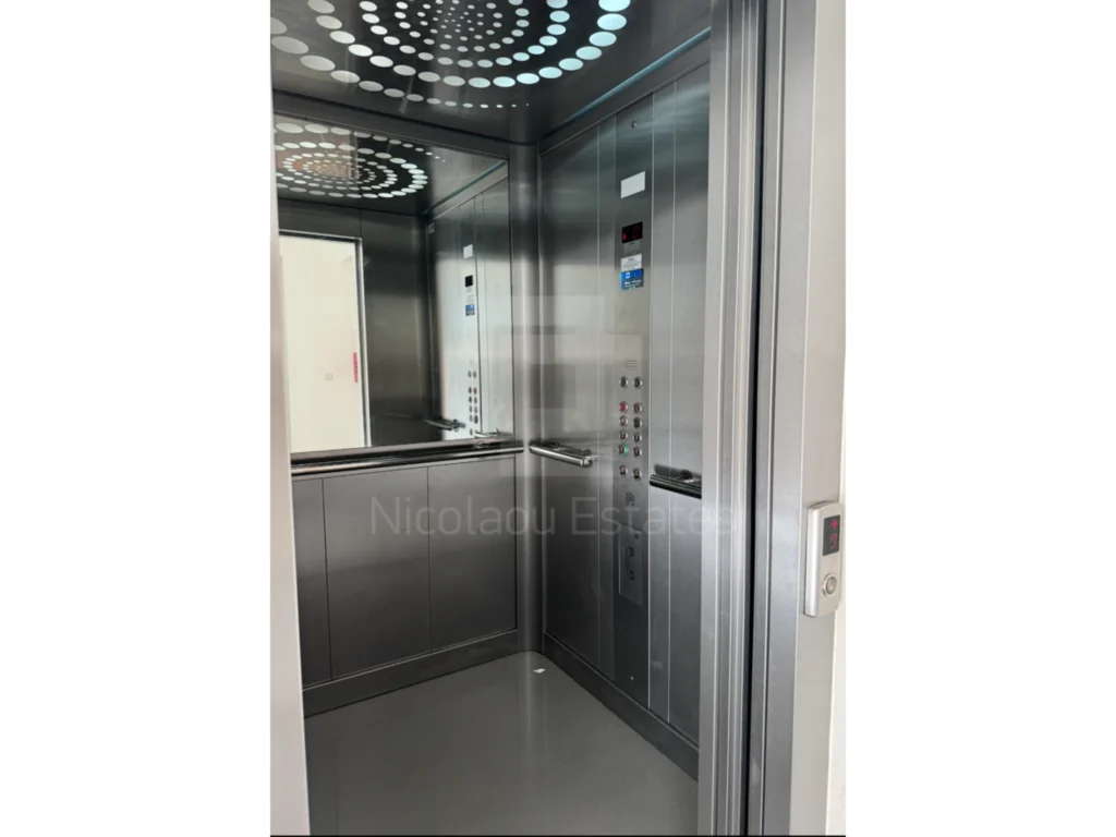 160m² Office for Rent in Strovolos, Nicosia District
