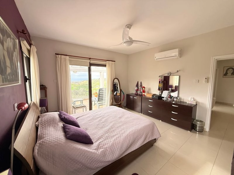 4 Bedroom House for Sale in Armou, Paphos District