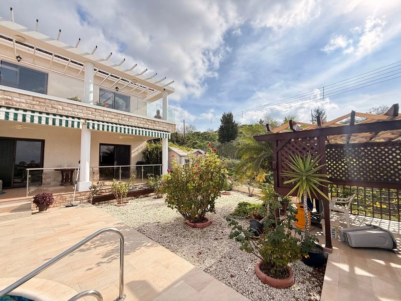4 Bedroom House for Sale in Armou, Paphos District