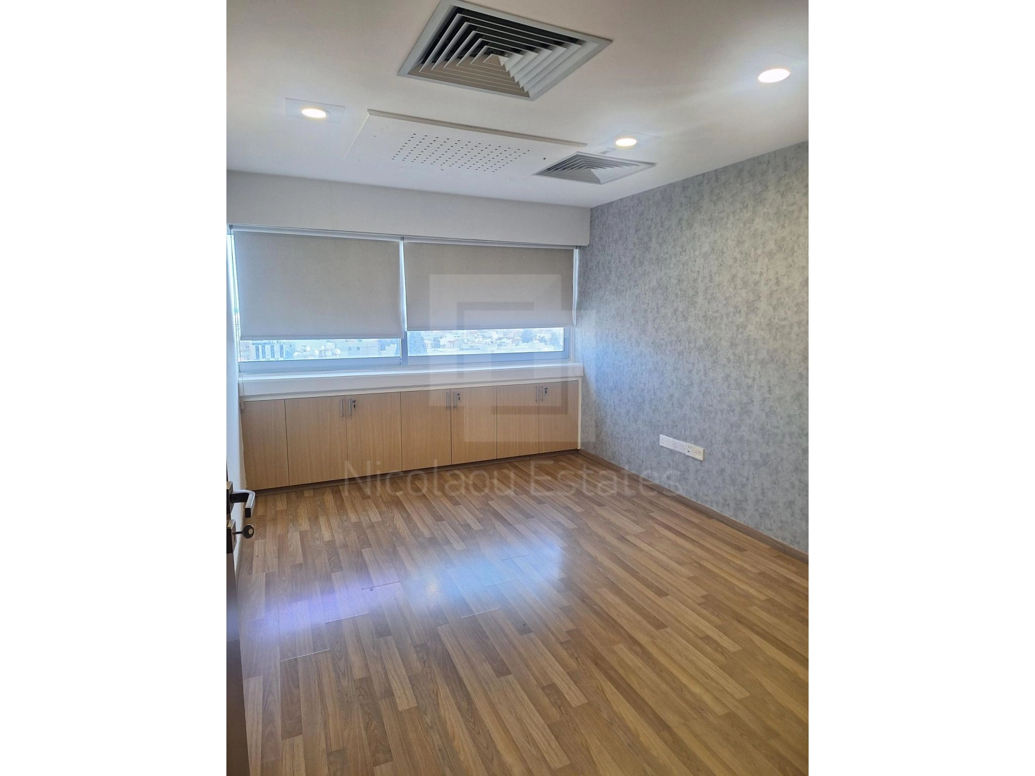 376m² Office for Rent in Limassol District