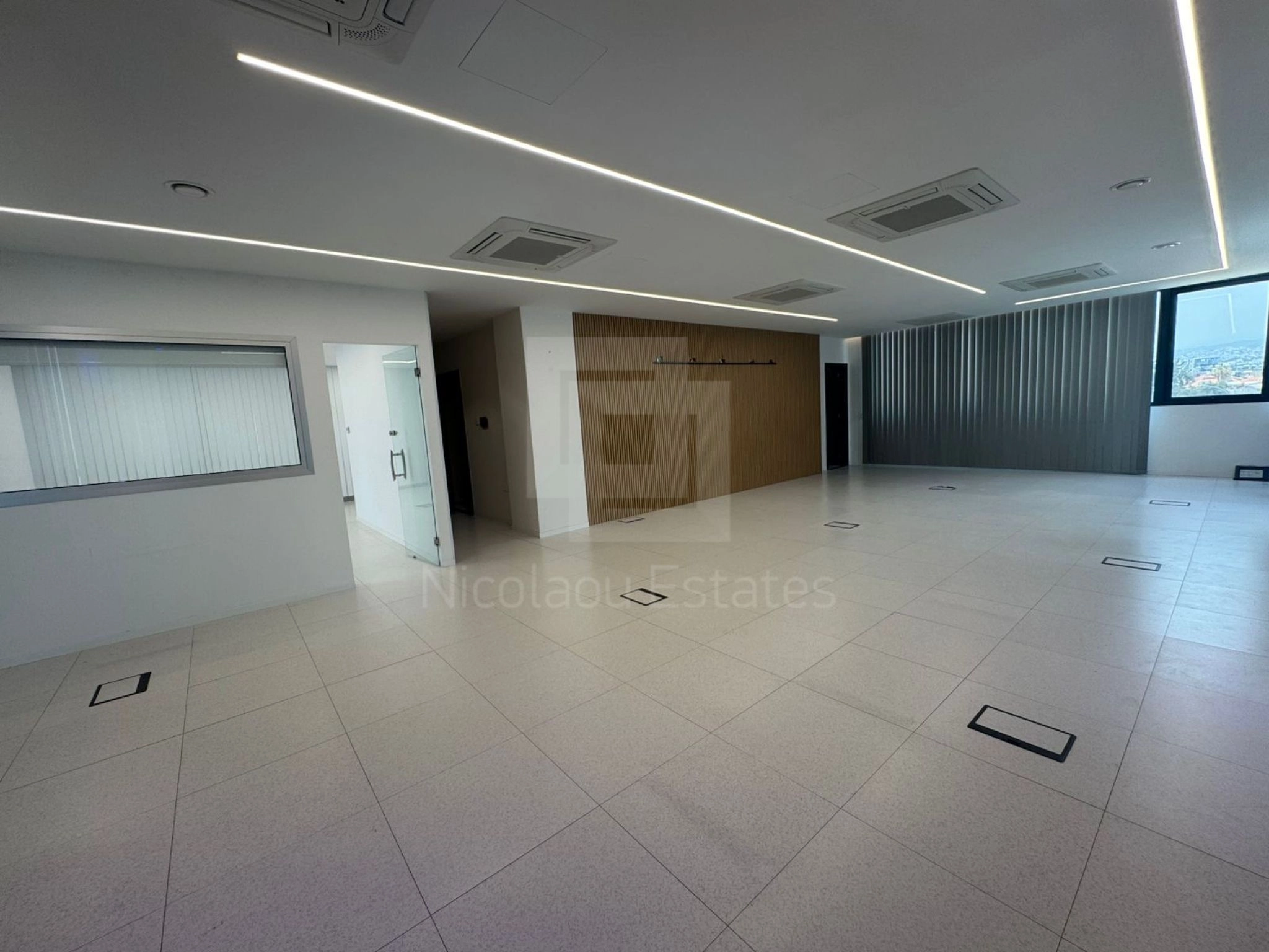 221m² Office for Rent in Limassol – Omonoia