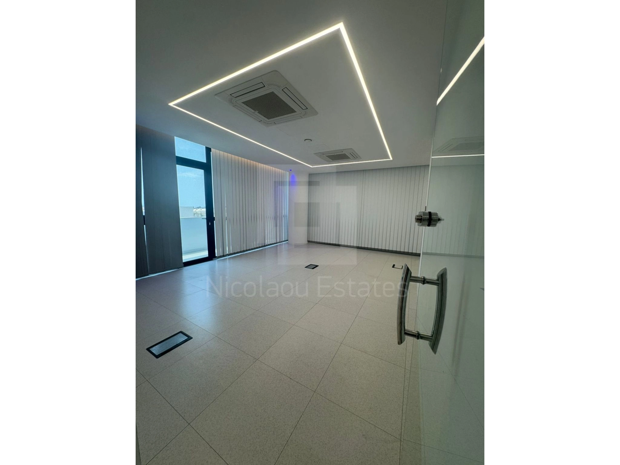 221m² Office for Rent in Limassol – Omonoia