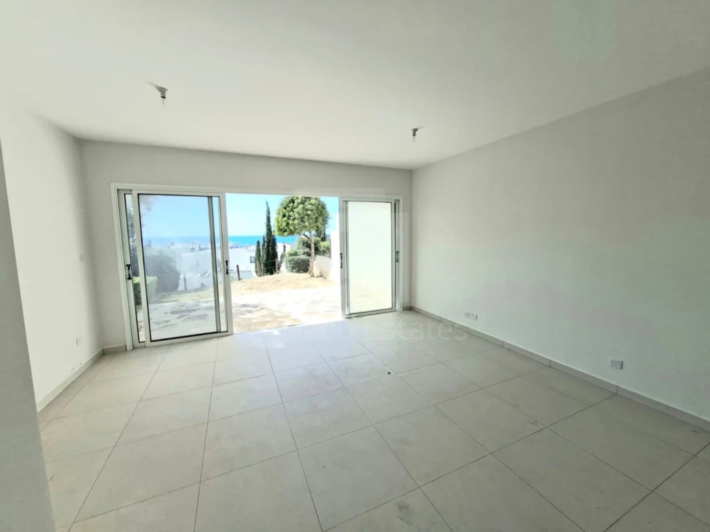 2 Bedroom House for Sale in Chlorakas, Paphos District