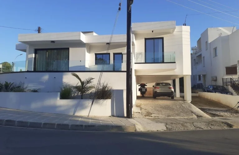 3 Bedroom House for Sale in Paphos – Anavargos