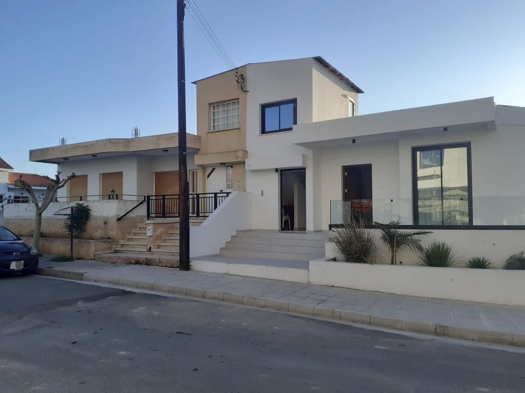 3 Bedroom House for Sale in Paphos – Anavargos