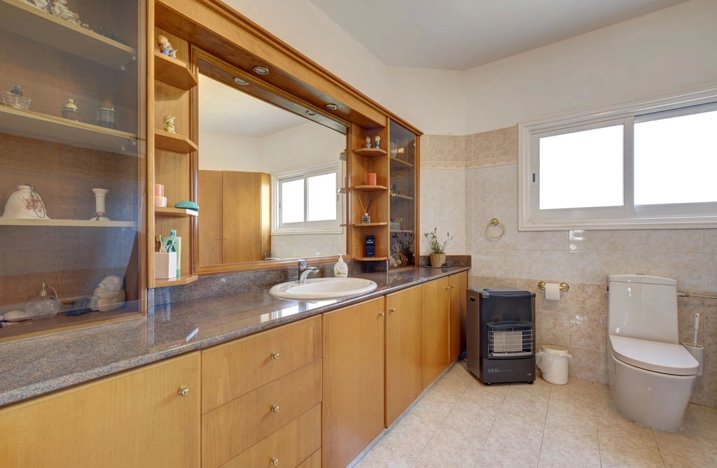 5 Bedroom House for Sale in Kiti, Larnaca District
