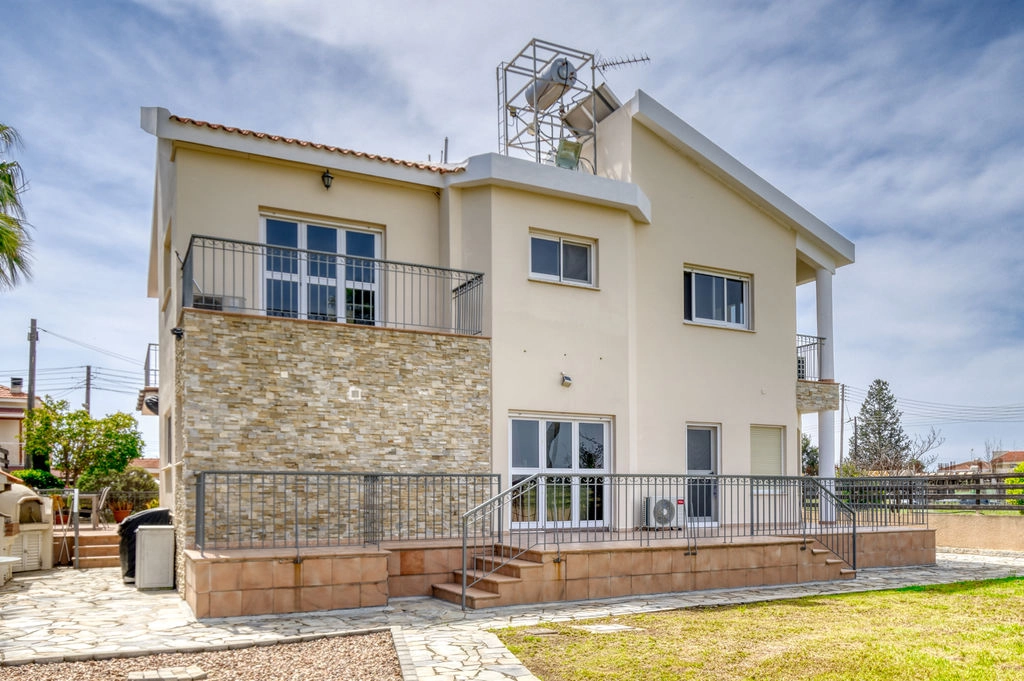 5 Bedroom House for Sale in Kiti, Larnaca District