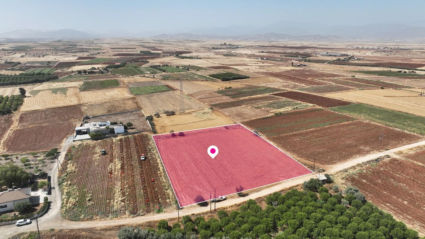 5,352m² Plot for Sale in Peristerona Pafou, Paphos District