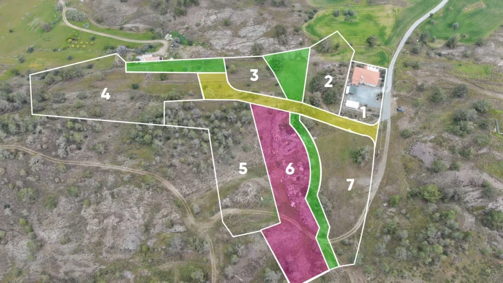 27,834m² Plot for Sale in Mathiatis, Nicosia District
