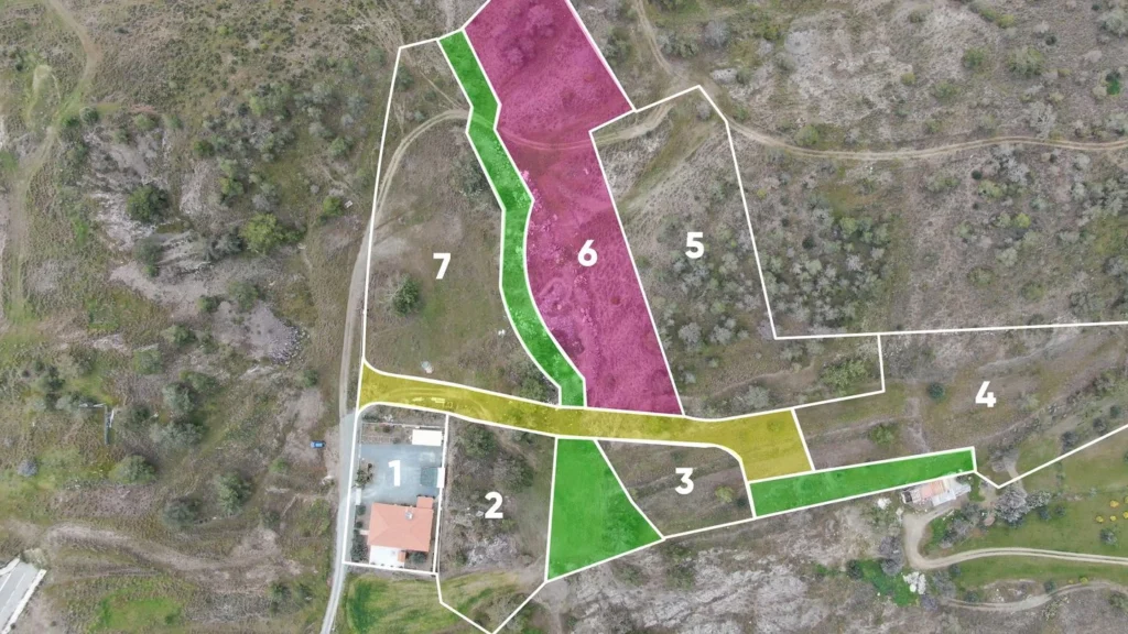 27,834m² Plot for Sale in Mathiatis, Nicosia District