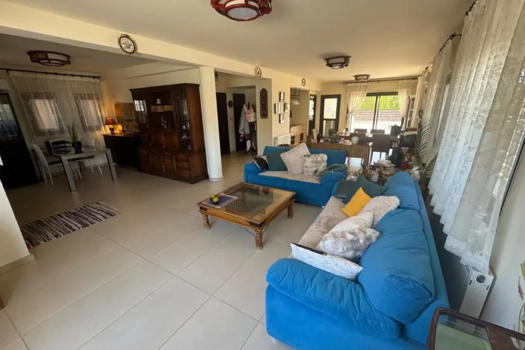 5 Bedroom House for Sale in Latsia, Nicosia District