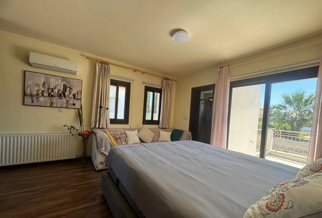 5 Bedroom House for Sale in Latsia, Nicosia District