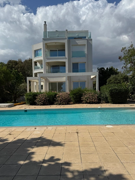 3 Bedroom Apartment for Rent in Germasogeia, Limassol District