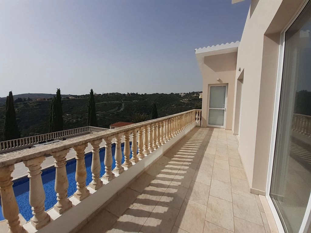 4 Bedroom House for Sale in Tsada, Paphos District