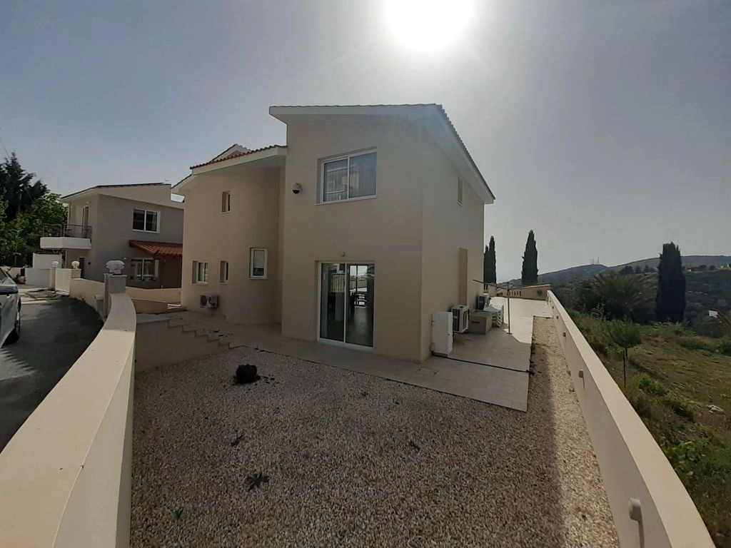4 Bedroom House for Sale in Tsada, Paphos District