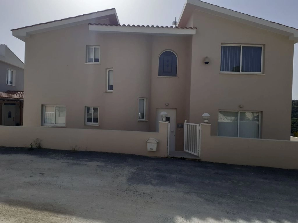 4 Bedroom House for Sale in Tsada, Paphos District