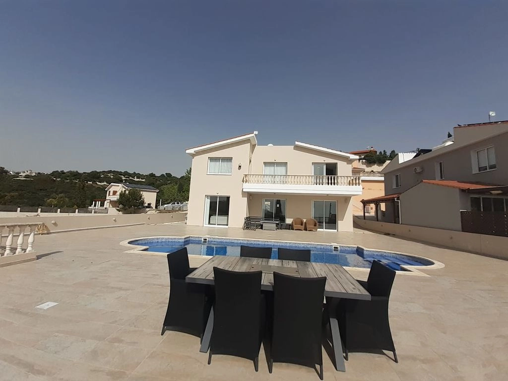 4 Bedroom House for Sale in Tsada, Paphos District