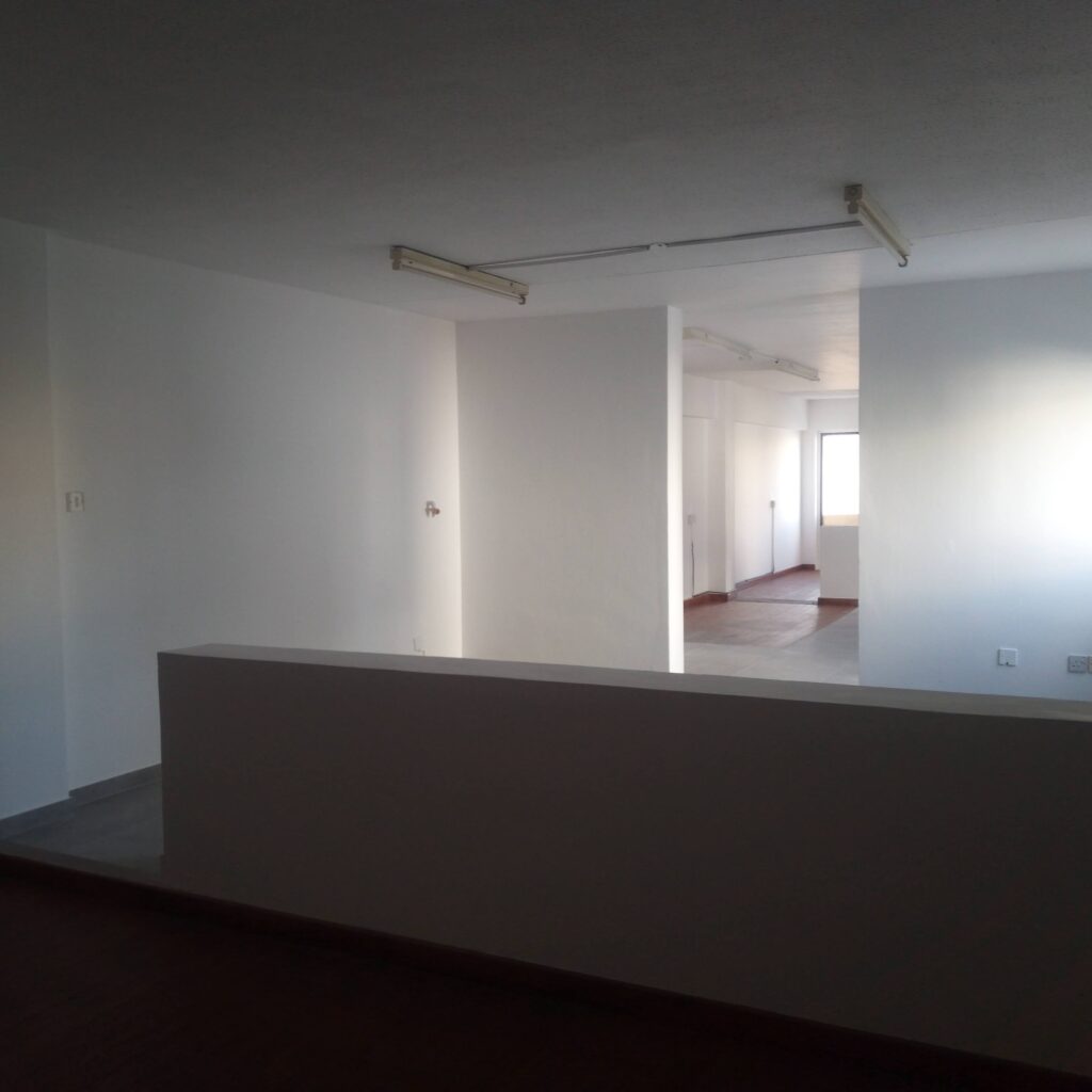 130m² renovated commercial property for rent in Kaimakli photo 12