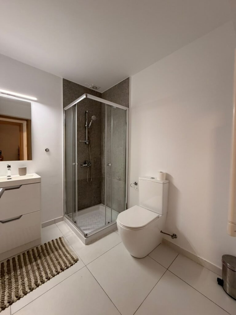 4-bed renovated villa with private pool for rent in Amathus, Limassol photo 11
