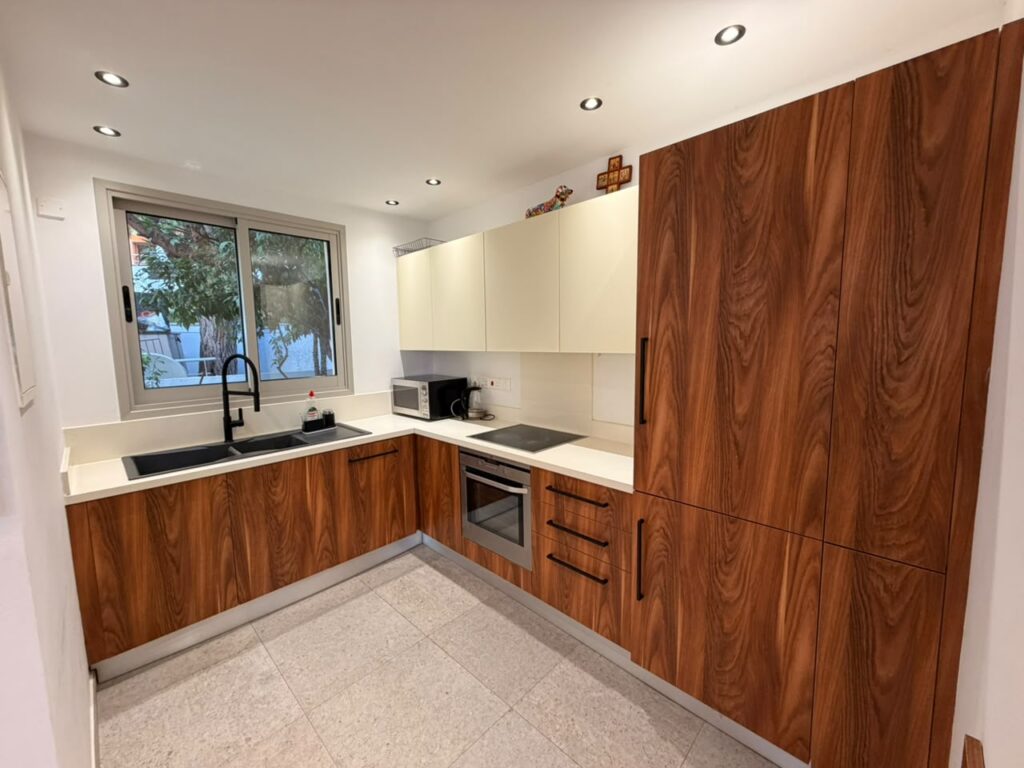 4-bed renovated villa with private pool for rent in Amathus, Limassol photo 14
