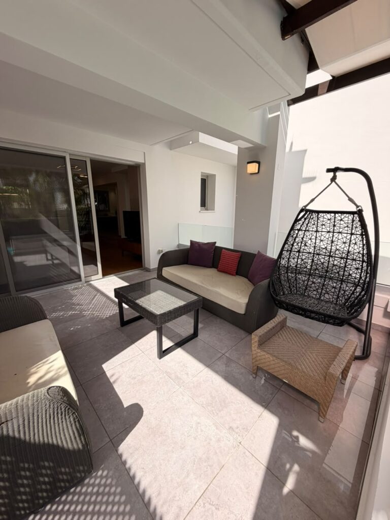4-bed renovated villa with private pool for rent in Amathus, Limassol photo 27