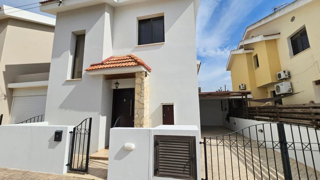 2-bed detached house with pool access in Pyla, Larnaca photo 2