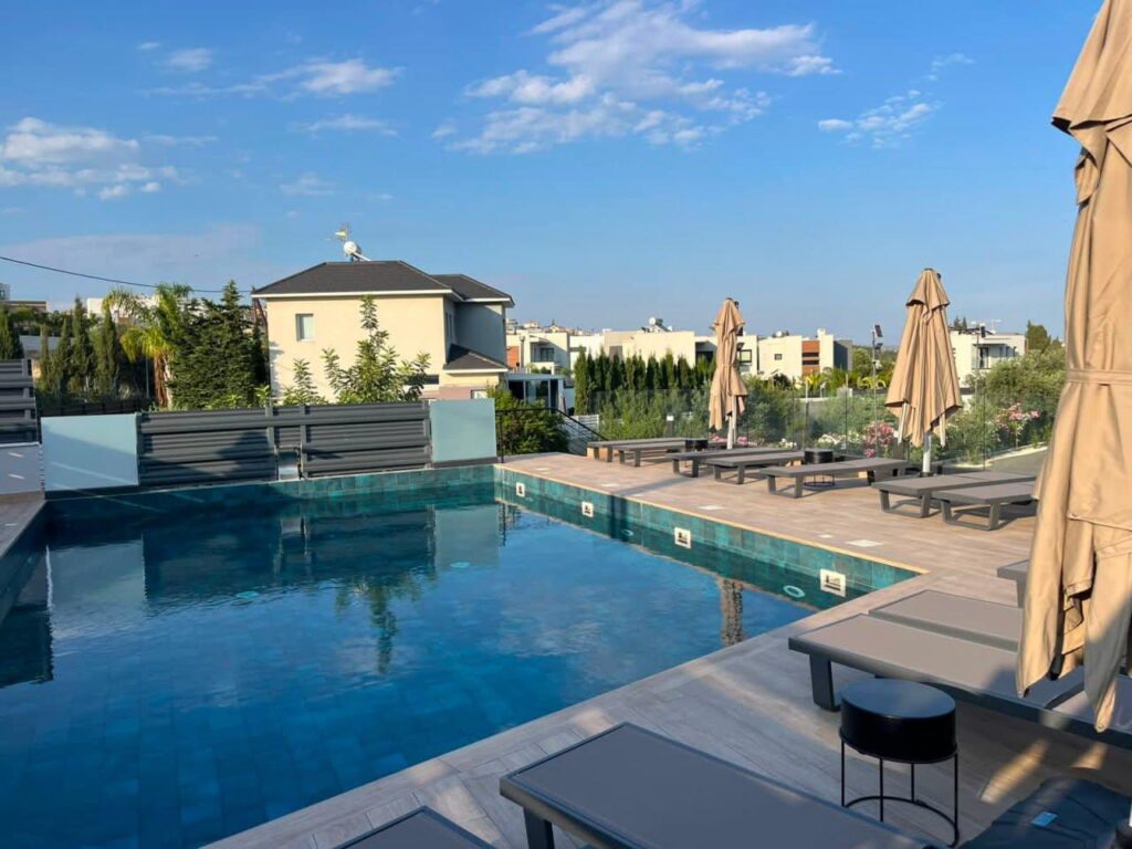 2-bed furnished apartment with pool in Agios Tychonas photo 1
