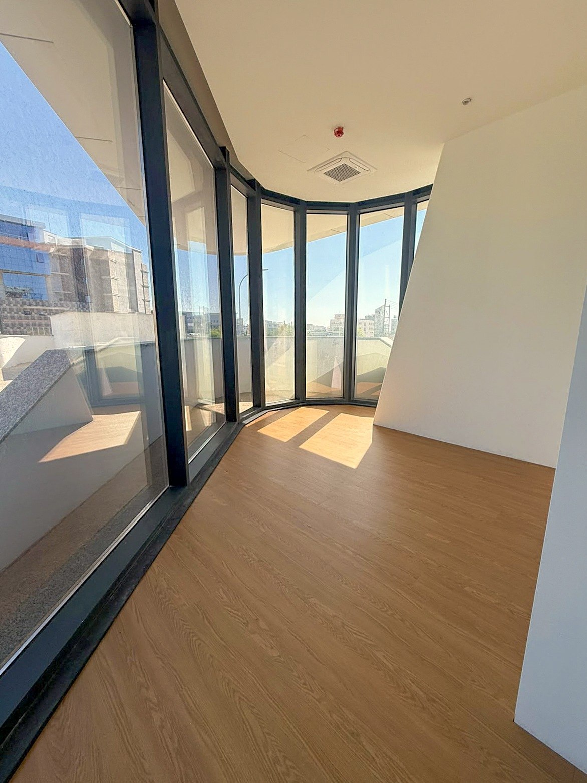 399m² Office for Rent in Limassol – Mesa Geitonia