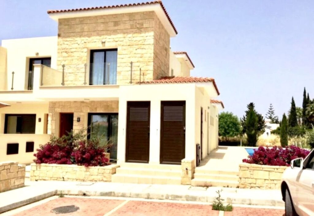 2-bed townhouse with garden in Coral Bay, Paphos photo 1