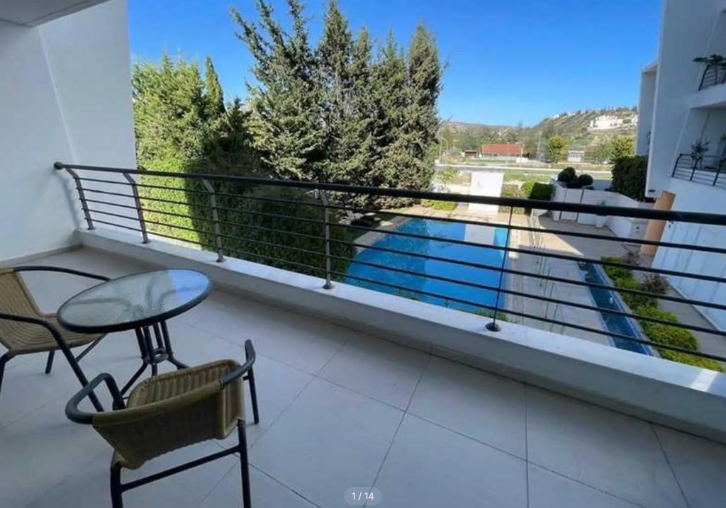 2-bed furnished apartment with shared pool in Germasogeia photo 2