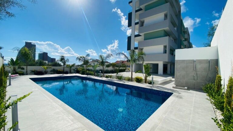 3 Bedroom Apartment for Rent in Germasogeia, Limassol District