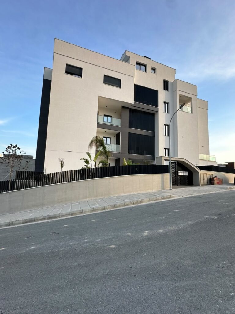 2 Bedroom Apartment for Rent in Germasogeia, Limassol District