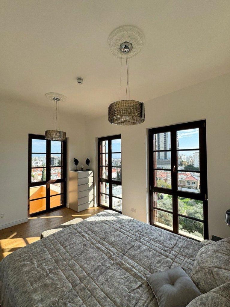 5-bed luxury penthouse with private pool in Germasogeia photo 10