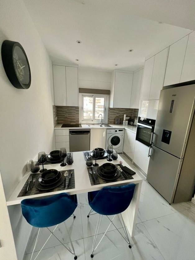 2-bedroom renovated rental in Limassol near the sea photo 2