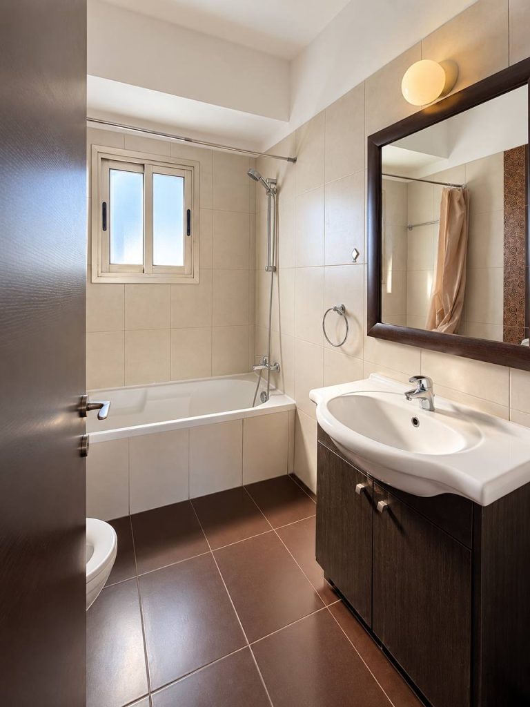 2-bedroom apartment for rent in Omonoia, Limassol photo 4