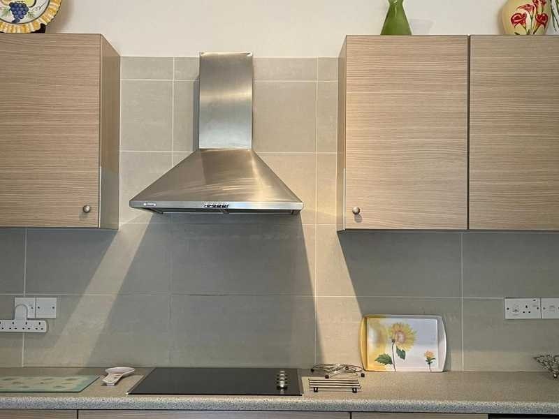 2-bed furnished apartment with shared pool in Germasogeia photo 2