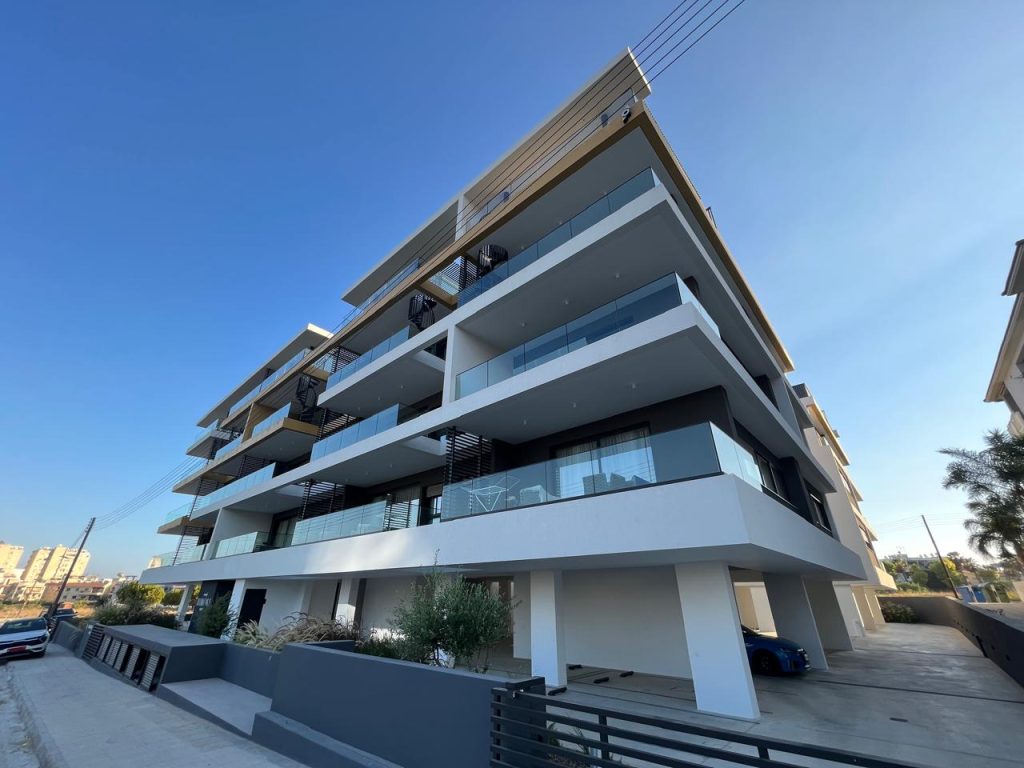 2-bed apartment for rent in Mesa Geitonia, Limassol photo 4