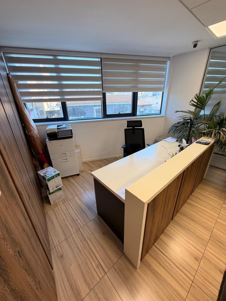 Premium 4-floor office building for rent with parking photo 2