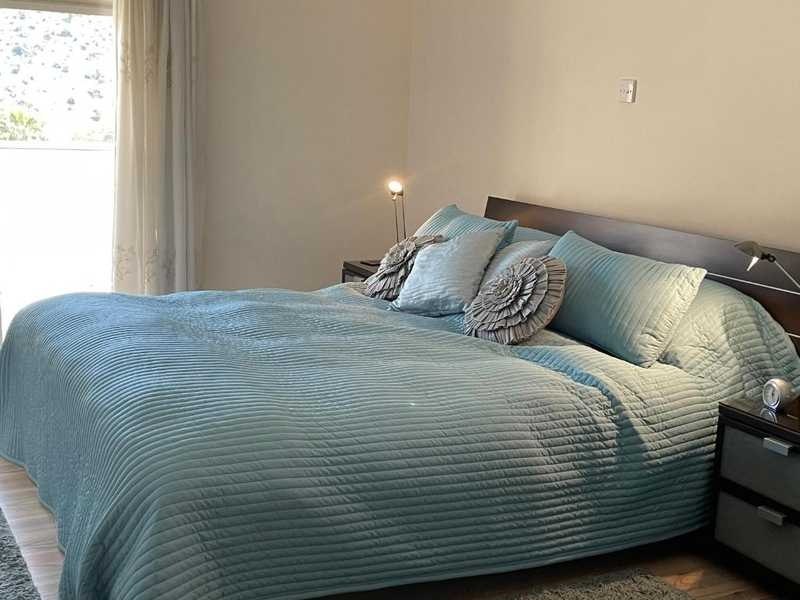 2-bed furnished apartment with shared pool in Germasogeia photo 7