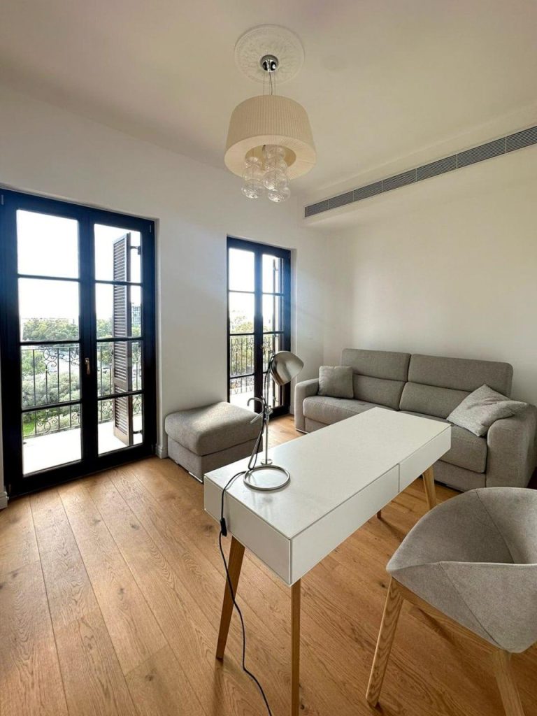 5-bed luxury penthouse with private pool in Germasogeia photo 8