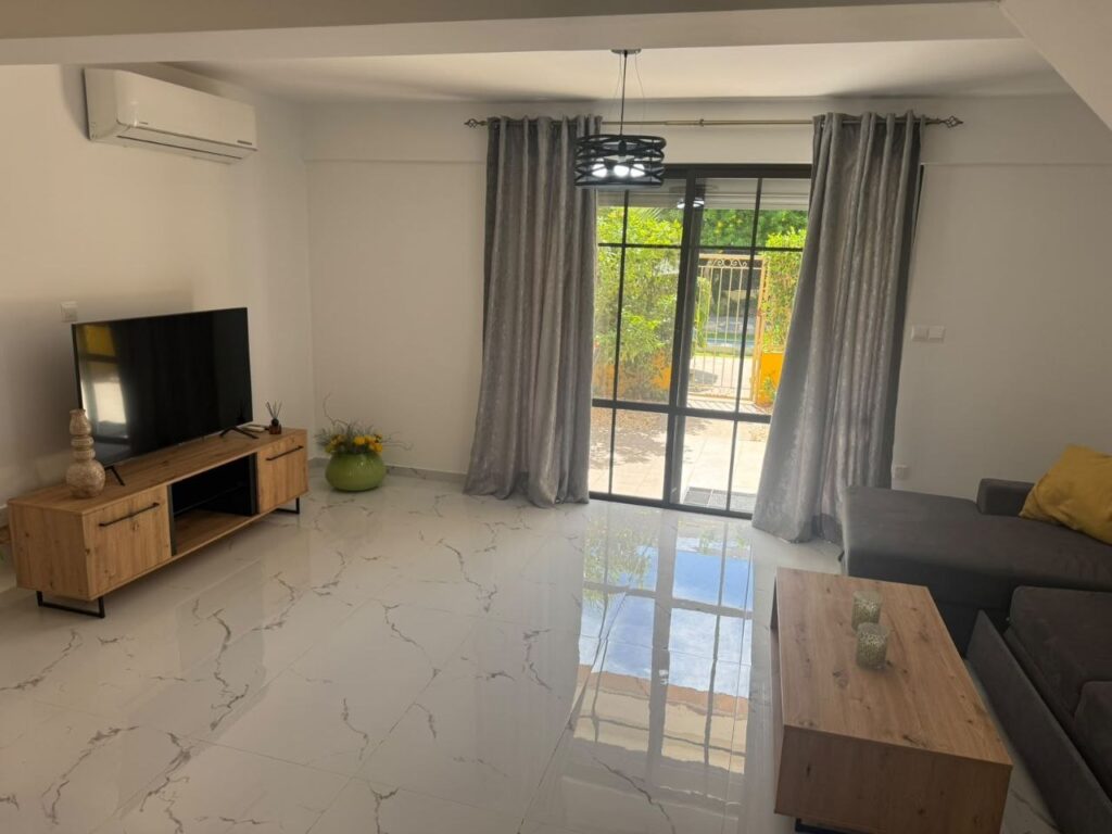 3-bed maisonette with pool and garden in Germasogeia photo 3