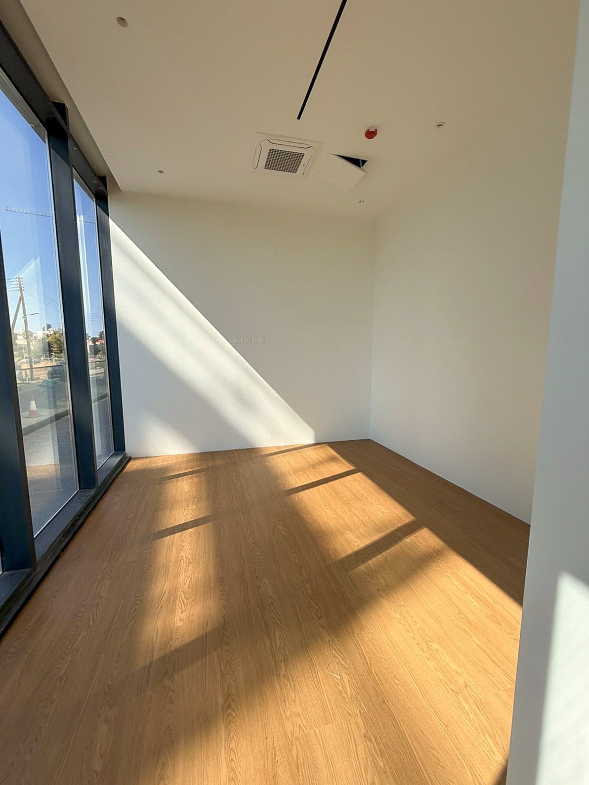 399m² Office for Rent in Limassol – Mesa Geitonia