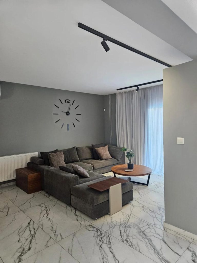 5-bed house with private pool in Germasogeia photo 3
