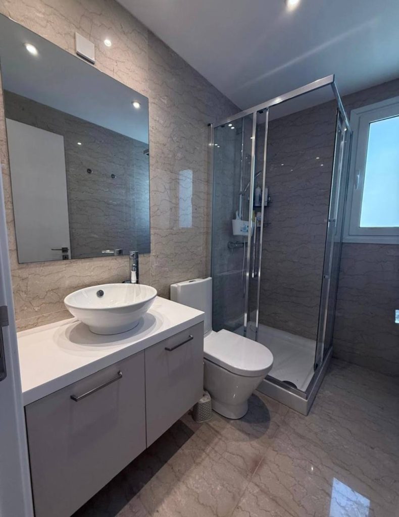 2-bed apartment with terrace for rent in Marina, Limassol photo 3