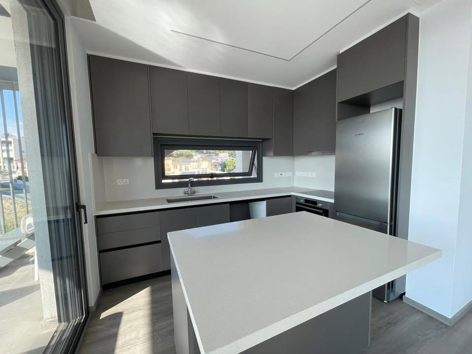 3-bed penthouse with roof garden and sea views in Agia Fyla photo 8