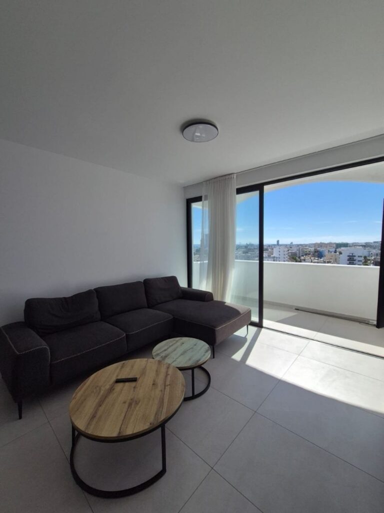 3-bed furnished apartment for rent in Agia Zoni, Limassol photo 9