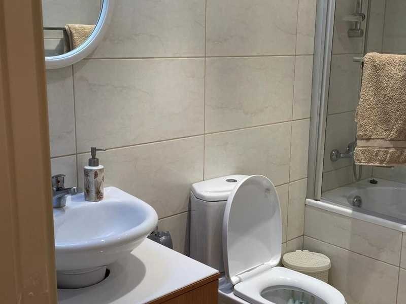 2-bed furnished apartment with shared pool in Germasogeia photo 6