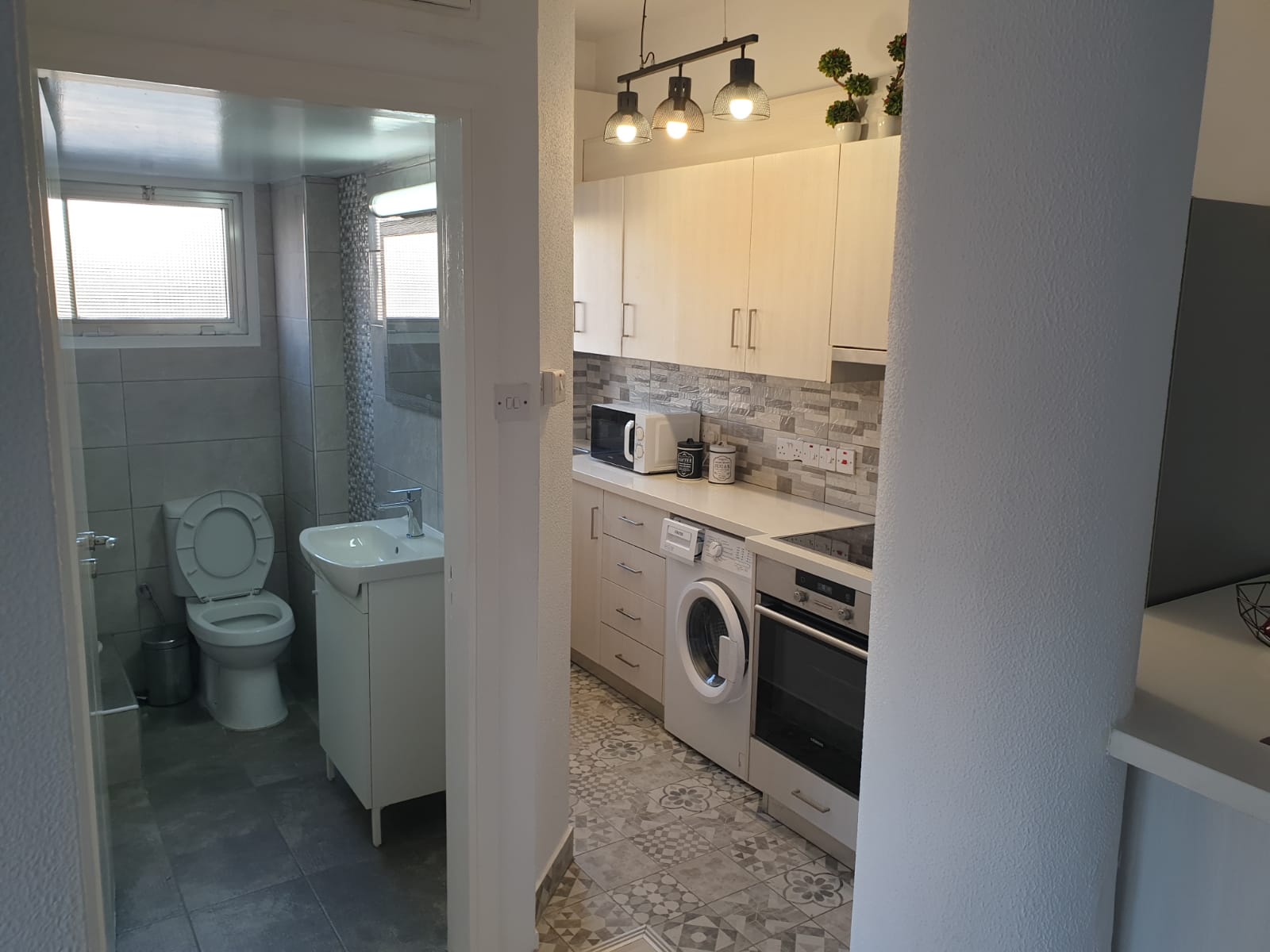 1 Bedroom Apartment for Rent in Limassol – Sea Front, Molos